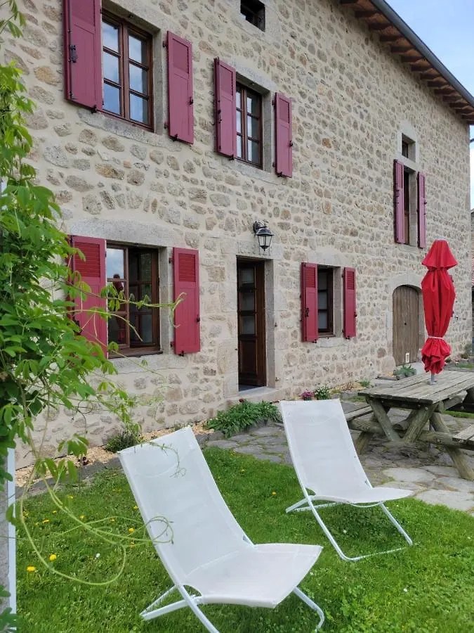 Se Reconnecter A La Nature Au Gite 3 Etoiles De Montager A Saint Andre De Chalencon